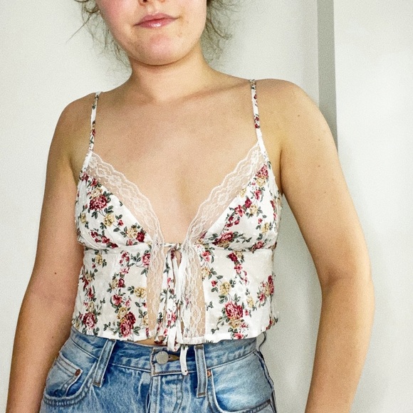 Tops - White + Red Floral Lace Tie Front Cropped Tank Top